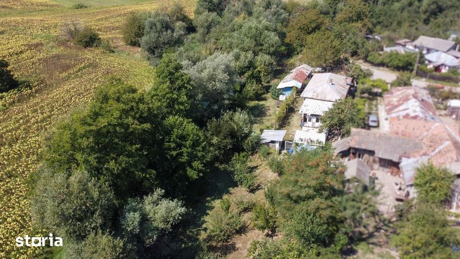 Casă cu 2 camere cu Teren 2846 Mp în Mănești