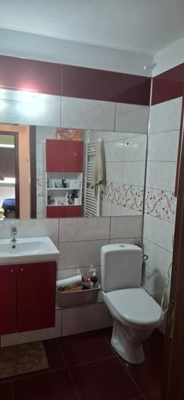 Apartament decomandat în Teiul Doamnei