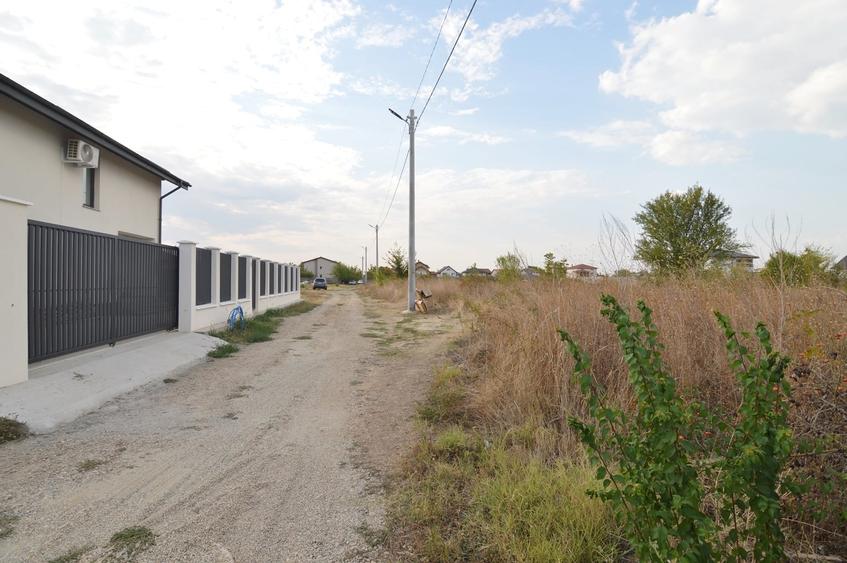 Teren Construcții intravilan de 2000 mp, în Dragomirești-Deal