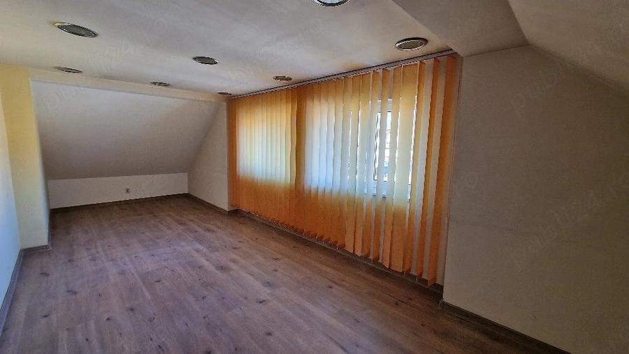 Spațiu comercial, de 283 mp, în Petros