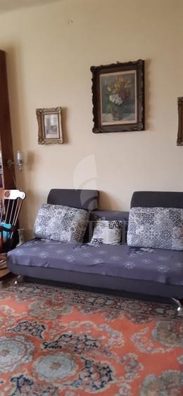 Apartament cu 3 camere semidecomandat, mobilat în Central