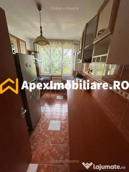 Apartament cu 4 camere decomandat în Gorjului