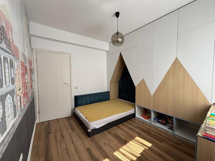 Apartament cu 3 camere decomandat în Tineretului