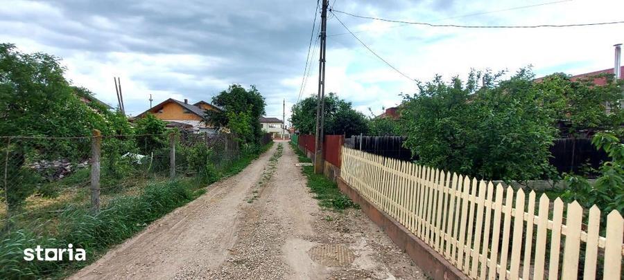 Teren de 900 mp, în Periș