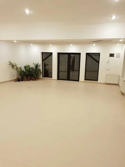 Spațiu comercial, de 75 mp, în Săcele