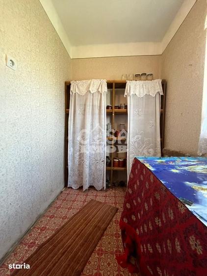Casă cu 5 camere cu Teren 1187 Mp în Tătărani