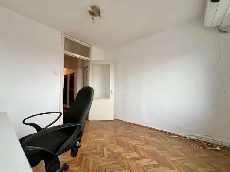 Apartament cu 3 camere decomandat, mobilat în Dacia