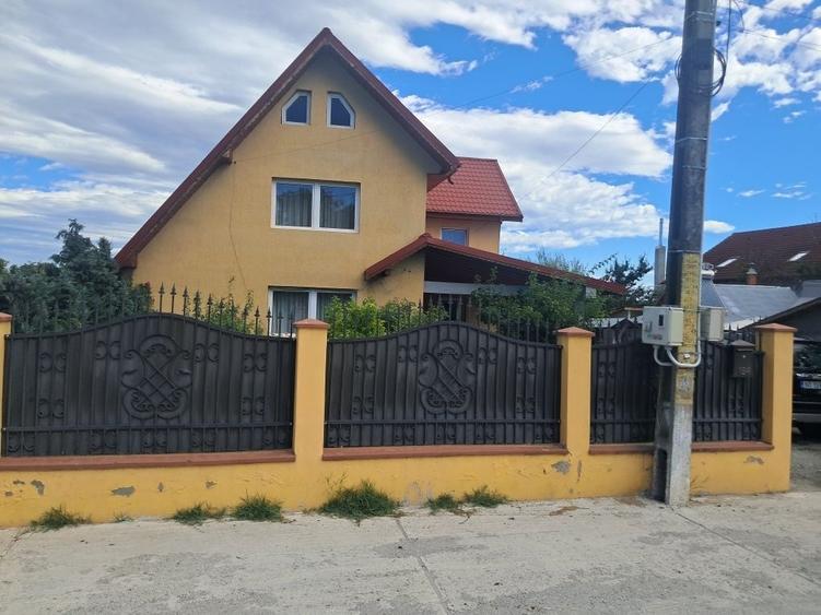 Casă cu 4 camere în Căciulești