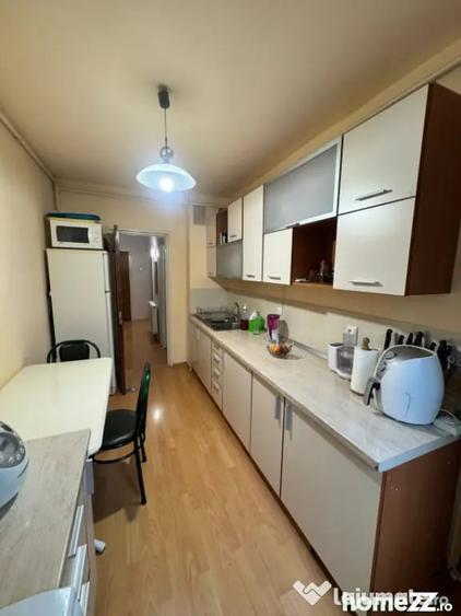 Apartament cu 3 camere decomandat în Săsar