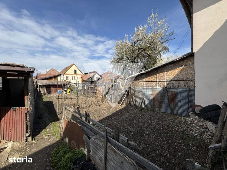 Casă cu 5 camere cu Teren 270 Mp în Țiglari