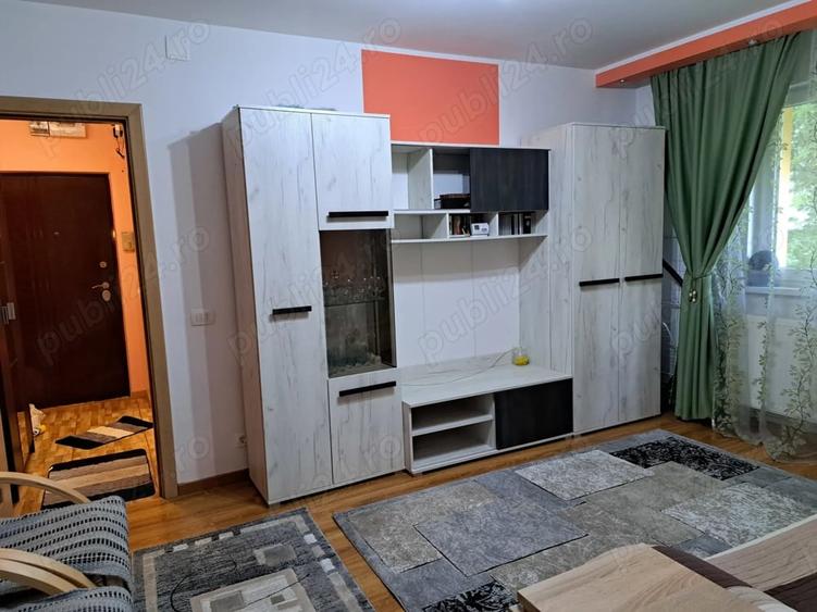 Apartament cu 2 camere semidecomandat în Griviței