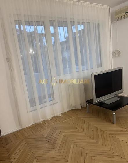 Apartament cu 2 camere semidecomandat, mobilat în Floreasca