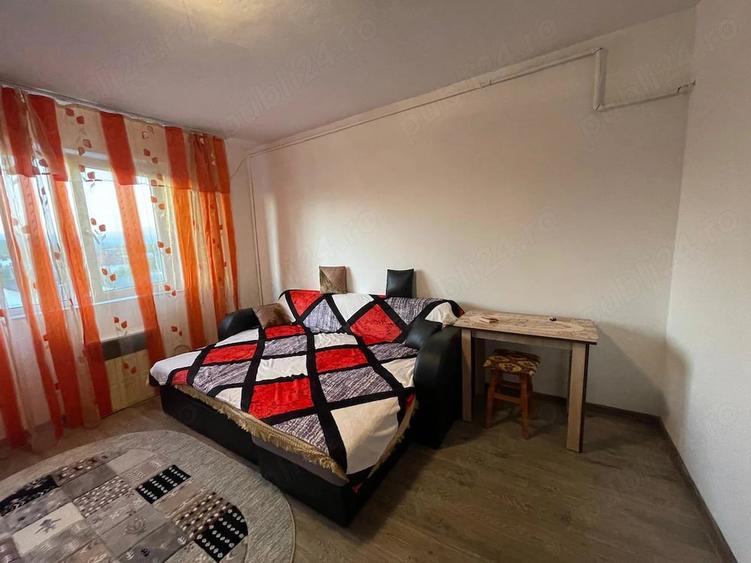 Garsonieră decomandată în Lotrului