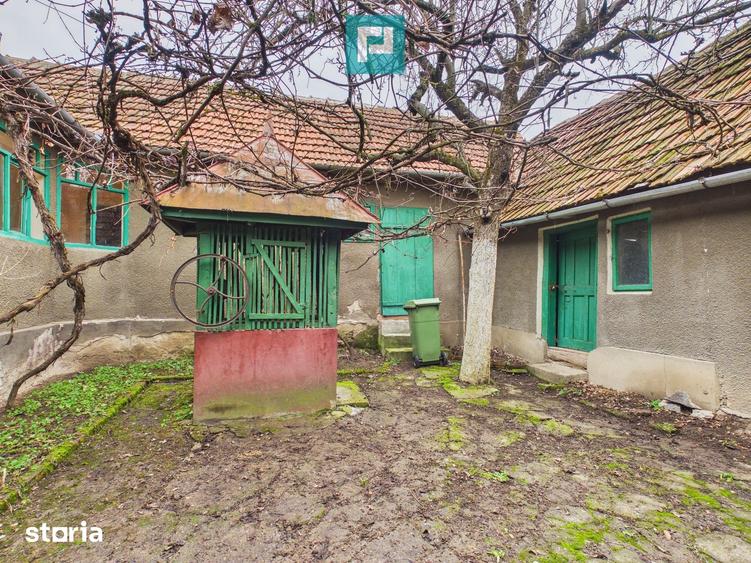 Casă cu 5 camere cu Teren 2837 Mp în Buteni