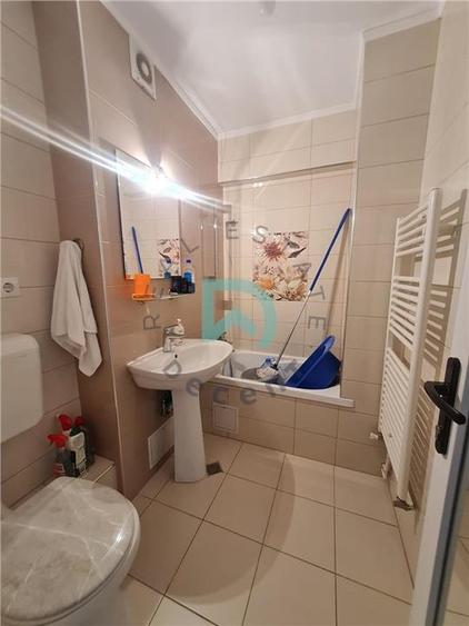 Apartament cu 3 camere decomandat, mobilat în Răcădău