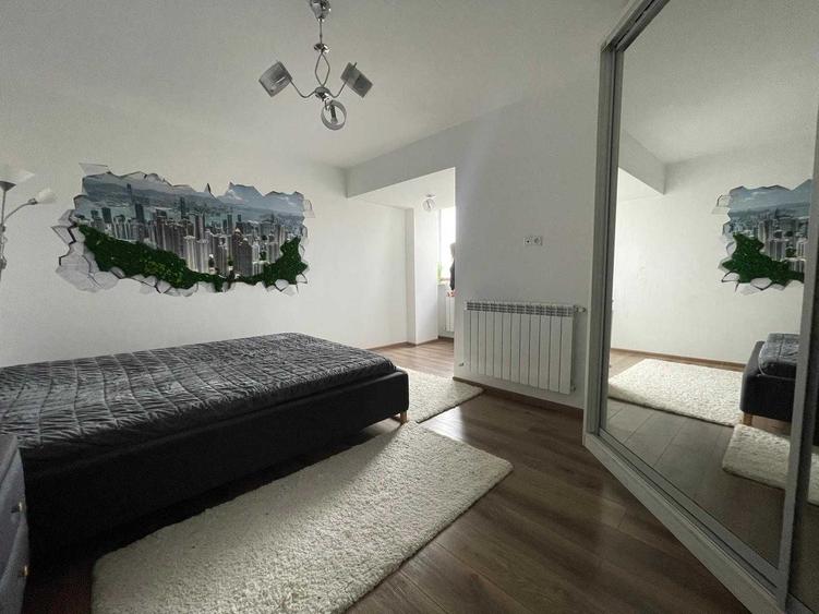 Apartament cu 3 camere decomandat în Faleză