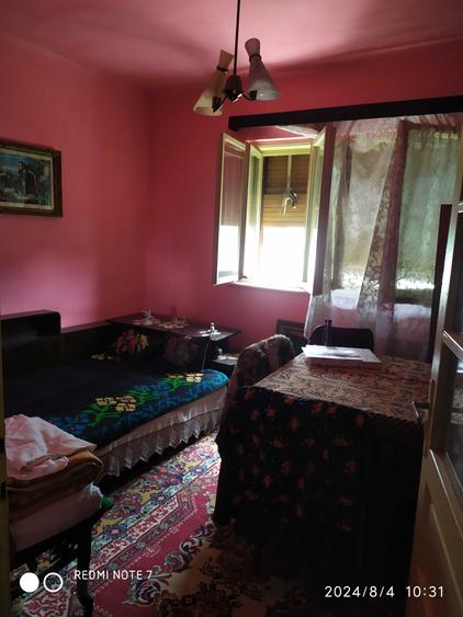 Casă cu 3 camere decomandat în Unirea