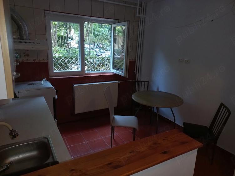 Apartament cu 2 camere semidecomandat în Olteniței