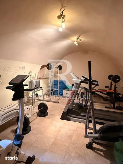 Casă cu 3 camere cu Teren 200 Mp în Central