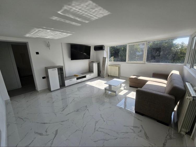 Apartament cu 3 camere decomandat în 1 Mai