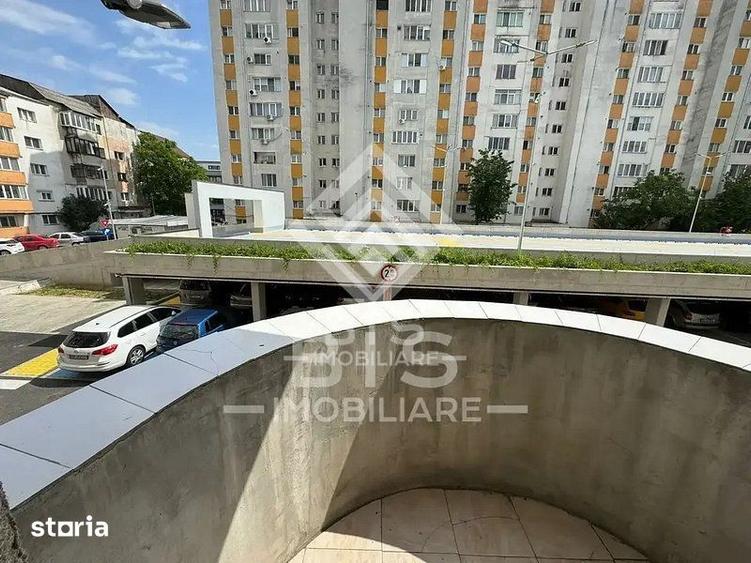 Apartament cu 3 camere semidecomandat în Nord