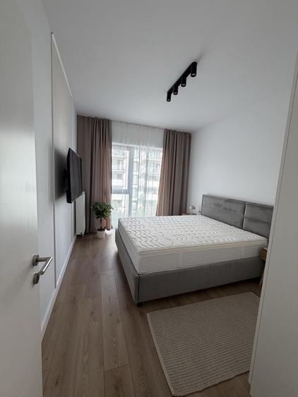 Apartament cu 3 camere semidecomandat în Exterior Vest