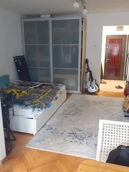 Garsonieră decomandată în Take Ionescu