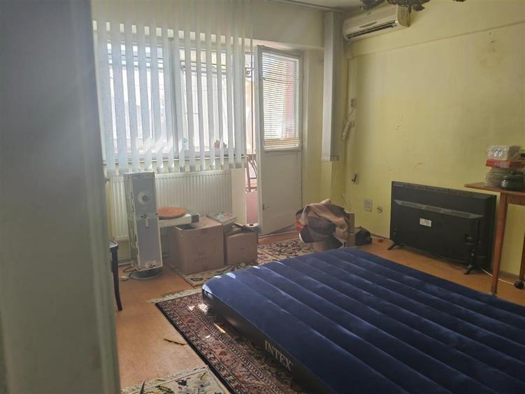 Apartament cu 4 camere decomandat în Plantelor