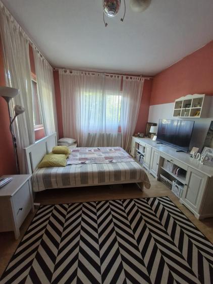 Casă cu 5 camere cu Canalizare în Bucureștii Noi