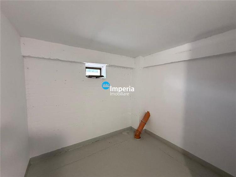 Apartament cu 3 camere decomandat în Valea Lupului