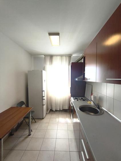 Apartament cu 2 camere decomandat în Vitan