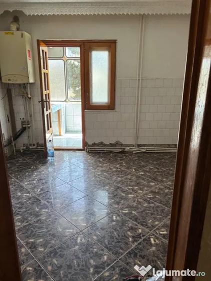 Apartament cu 2 camere decomandat în Burdujeni