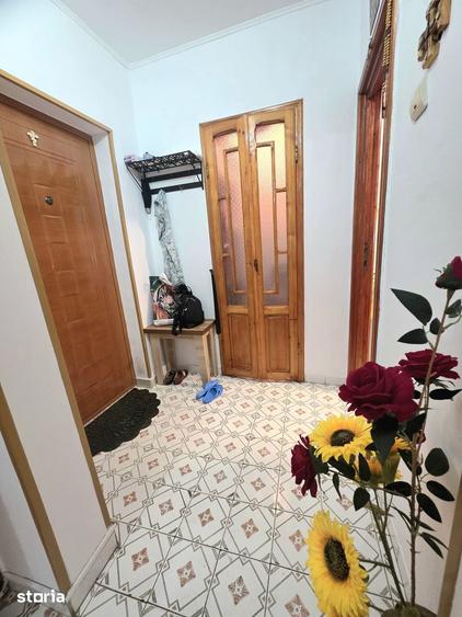 Apartament cu 2 camere decomandat în Școlilor