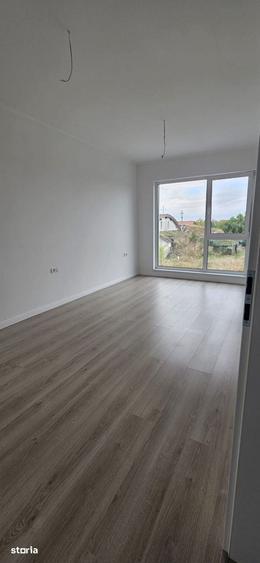 Apartament cu 5 camere în Săcălaz
