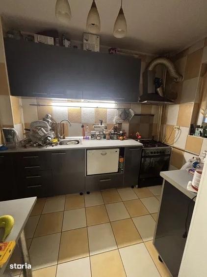 Apartament cu 3 camere decomandat, mobilat în Drumul Taberei — fotografia 3