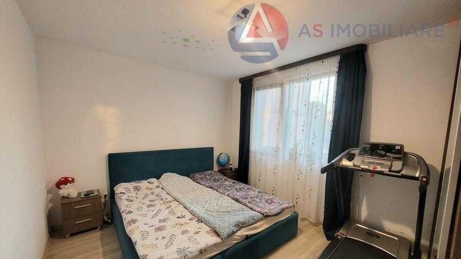 Apartament cu 2 camere decomandat în Tractorul