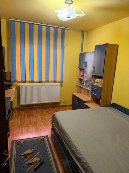 Apartament cu 4 camere decomandat în 1 Mai