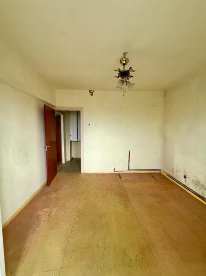 Apartament cu 2 camere semidecomandat în Craiter