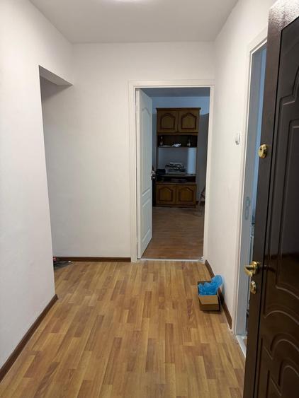 Apartament cu 3 camere decomandat în Valea Moșneagului
