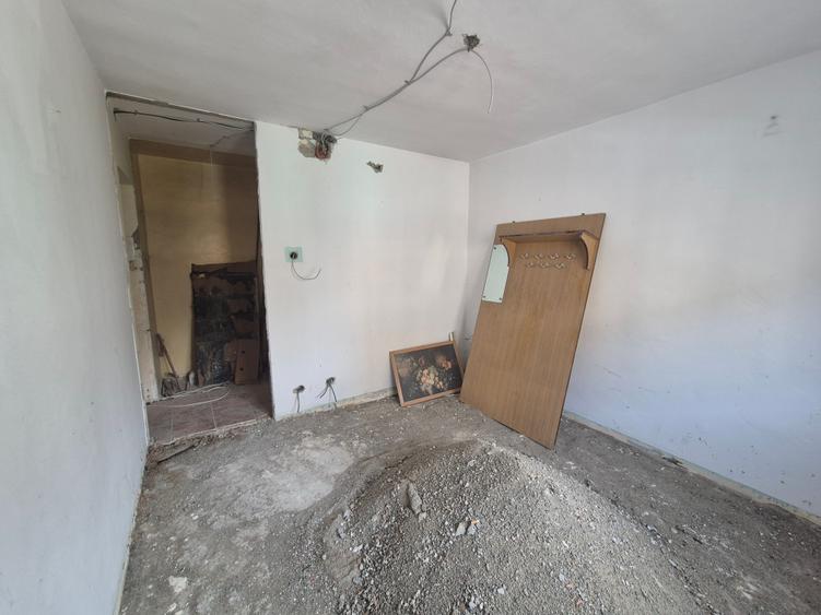 Apartament cu 3 camere decomandat în Luncă