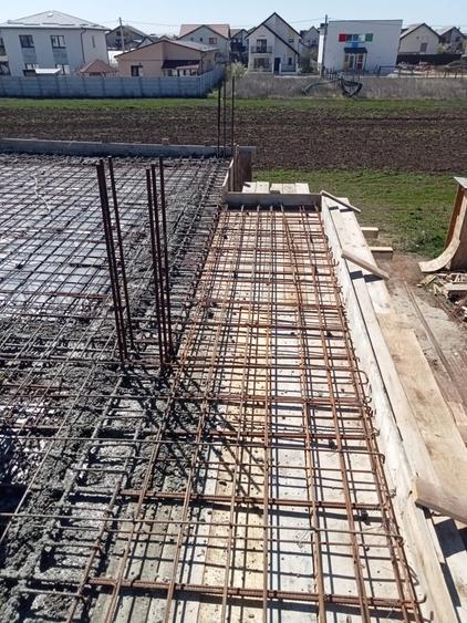 Casă individuală cu 5 camere cu Garaj în Berceni