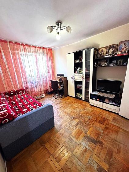 Apartament cu 2 camere decomandat în Micro 19