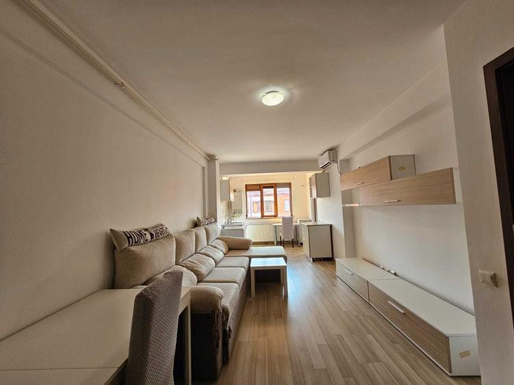 Apartament cu 2 camere semidecomandat în Central
