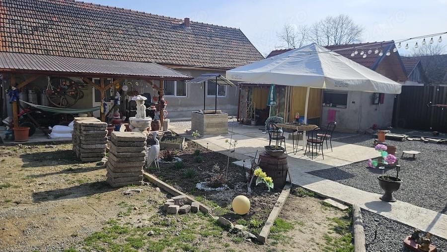 Vand sau schimb casa - 2