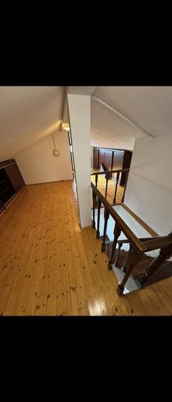 Casă cu 8 camere cu Teren 500 Mp în Central