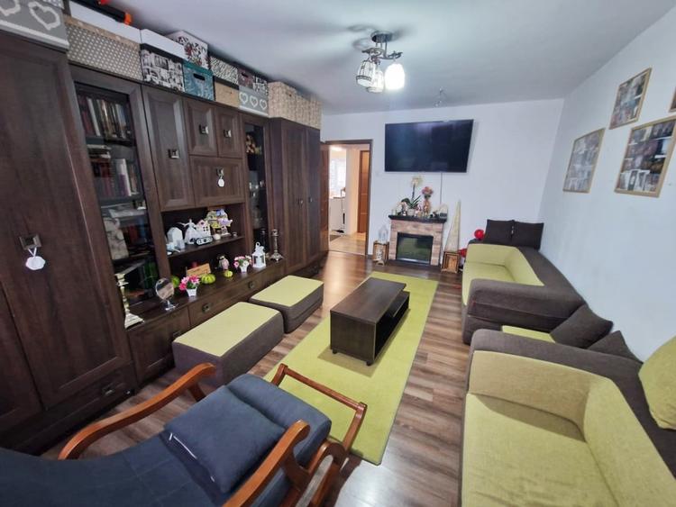 Apartament cu 2 camere decomandat, mobilat în Hotvon
