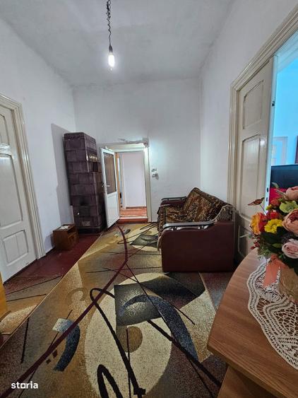 Casă cu 3 camere cu Teren 500 Mp în Central