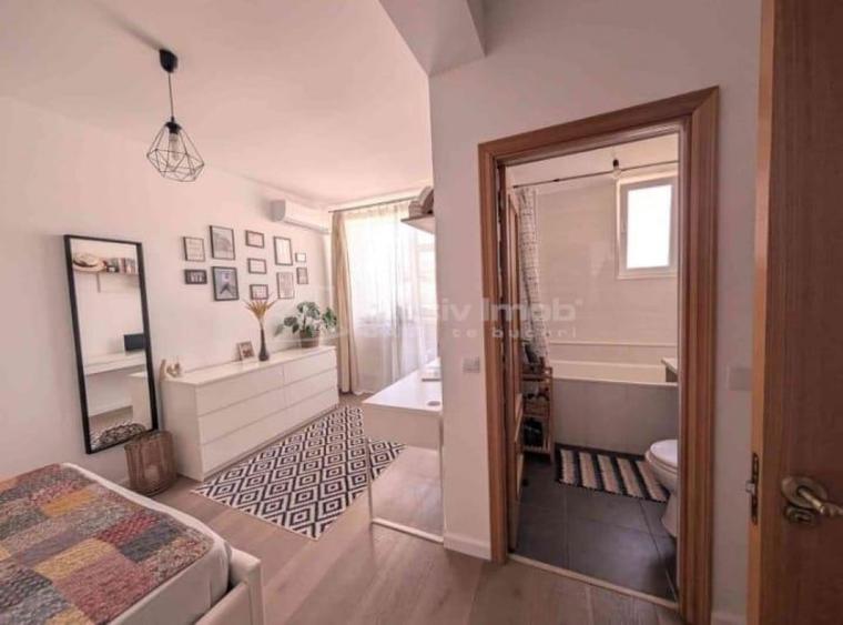 Apartament cu 3 camere decomandat în Vârteju