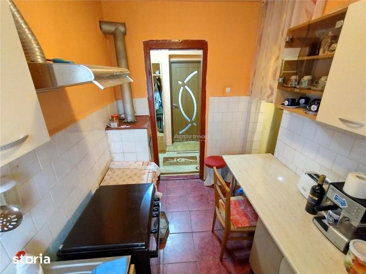 Apartament cu 3 camere decomandat în Bozovici
