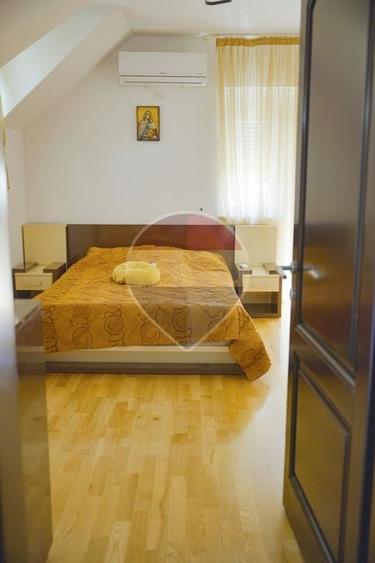 Casă individuală cu 7 camere cu Piscina în Girov